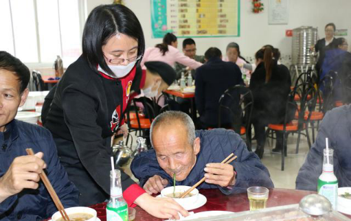 餐飲市場(chǎng)瞬息萬(wàn)變，老阿婆成都火鍋加盟“兩大創(chuàng)舉”定乾坤